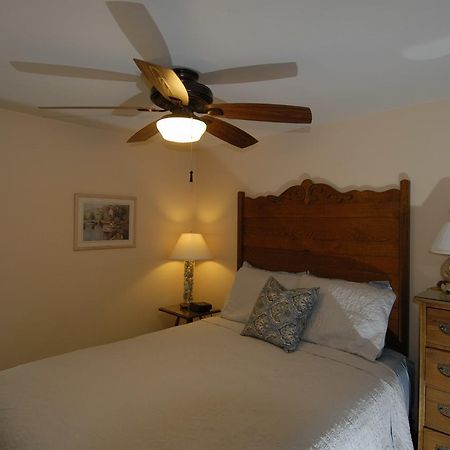 Seahorse Cottages - Adults Only Санибел Екстериор снимка