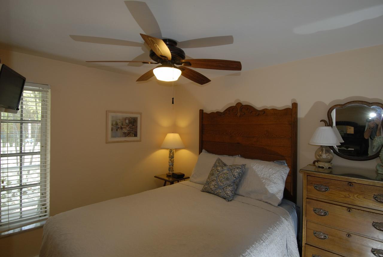 Seahorse Cottages - Adults Only Санибел Екстериор снимка