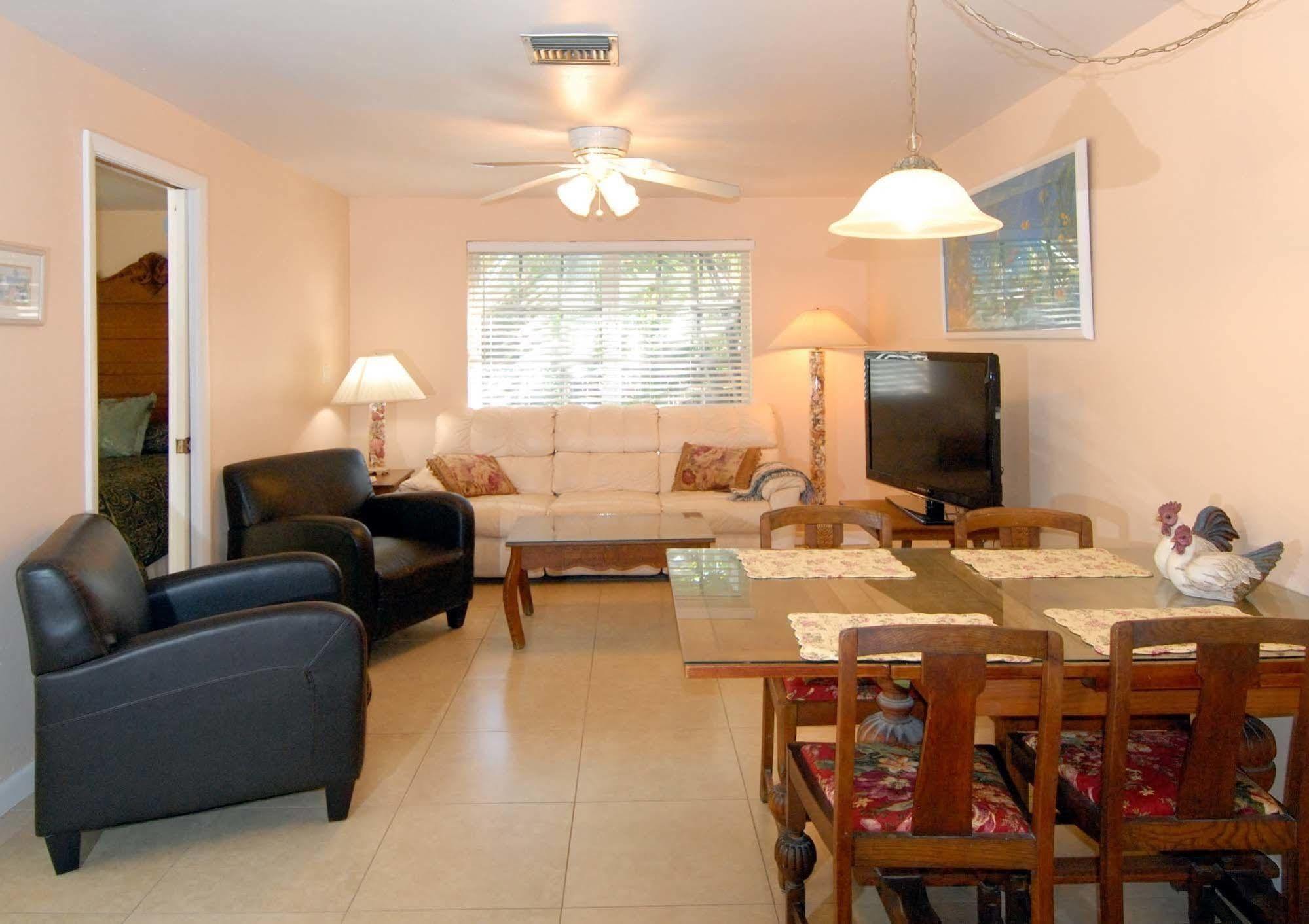 Seahorse Cottages - Adults Only Санибел Екстериор снимка