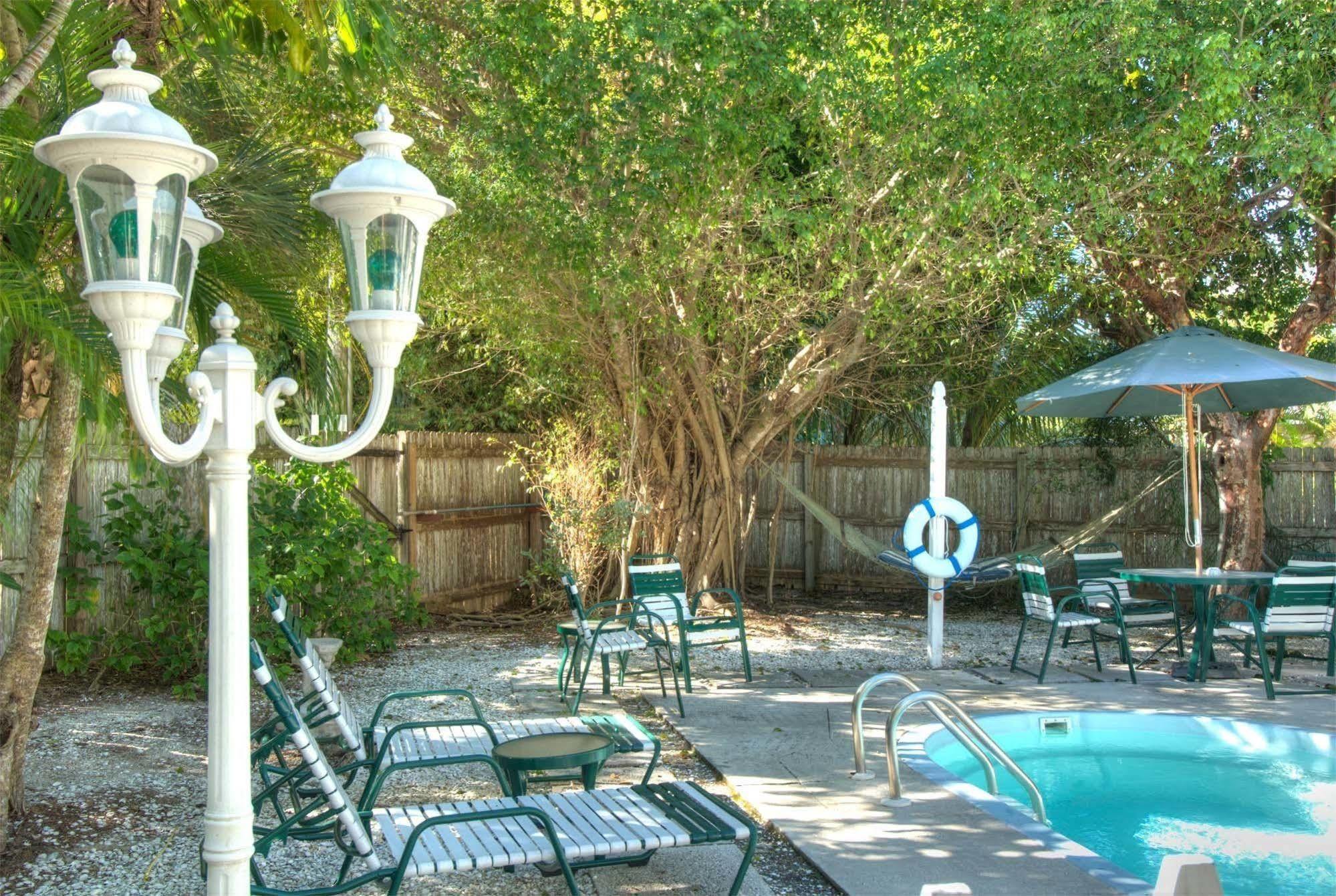 Seahorse Cottages - Adults Only Санибел Екстериор снимка