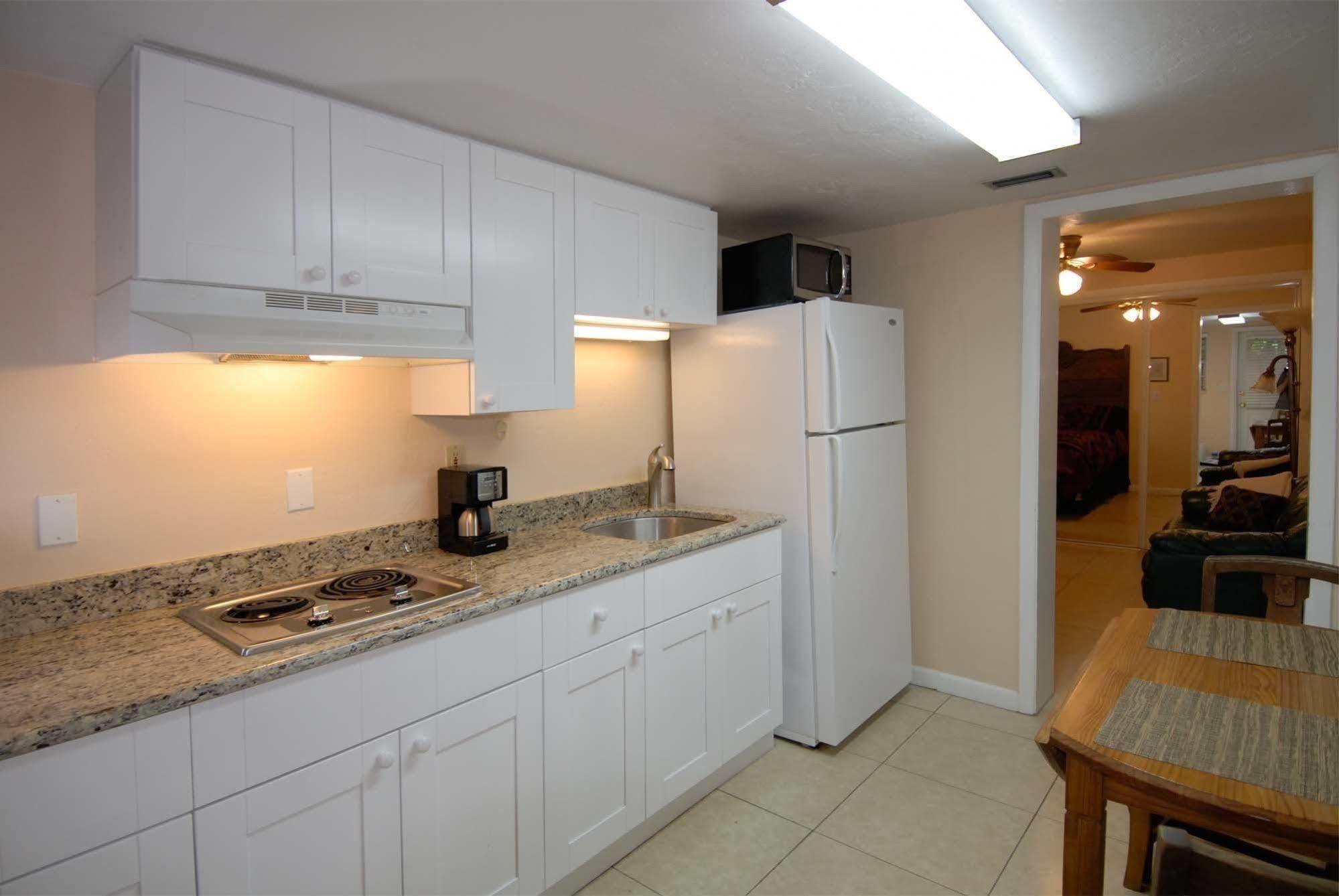 Seahorse Cottages - Adults Only Санибел Екстериор снимка